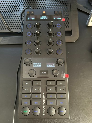 Zdjęcie oferty: Native Instruments Traktor X1 Mk3 - jak nowy , jeszcze na gwarancji