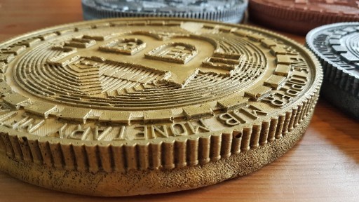 Zdjęcie oferty: Duża moneta Bitcoin z kamienia, 22 cm, złota
