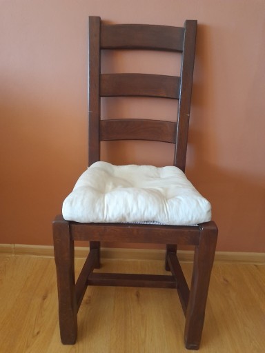 Zdjęcie oferty: Solidne krzesła dębowe