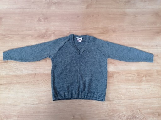 Zdjęcie oferty: Elegancki Sweter chłopięcy r. 128 j. NOWY 