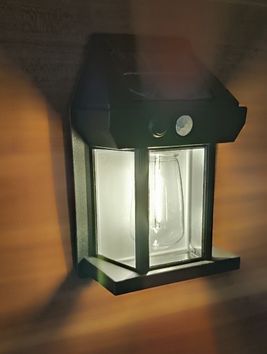 Zdjęcie oferty: Lampa solarna , kinkiet , latarenka