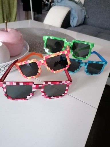 Zdjęcie oferty: Okulary przeciwsłoneczne dziecięce Minecraft