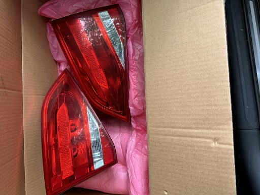 Zdjęcie oferty: 8K5945093 AUDI A4 b8 lampa lewy tył w klapę