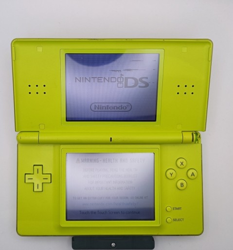 Zdjęcie oferty: Nintendo DS Lite limonkowe, kabel, losowa gra