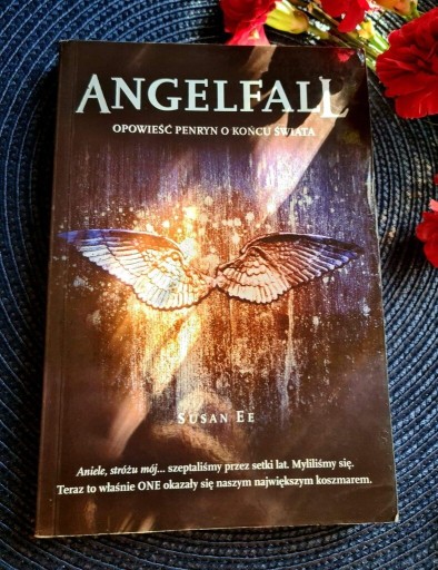 Zdjęcie oferty: Angelfall Opowieść Penryn o końcu świata -Susan Ee