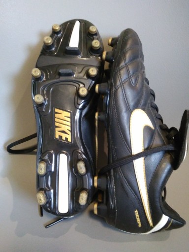 Zdjęcie oferty: Korki NIKE TIEMPO legend est. 1984 roz. 40 SKÓRA