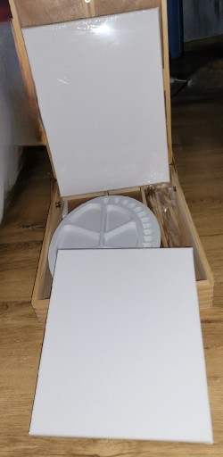 Zdjęcie oferty: Sztaluga stołowa z walizką