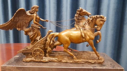 Zdjęcie oferty: Kobieta Anioł rydwan konie rzeźba z brązu 