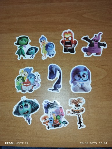Zdjęcie oferty: Naklejki z kreskówki (4)