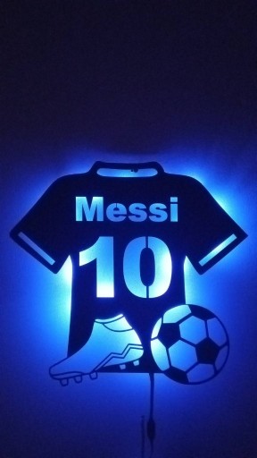 Zdjęcie oferty: Drewniana Koszulka Na Ściane LED- Messi 10 FCB