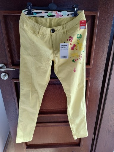Zdjęcie oferty: Nowe spodnie Desigual - r. 34