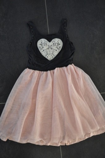 Zdjęcie oferty: H&M sukienka z haftem roz 146cm
