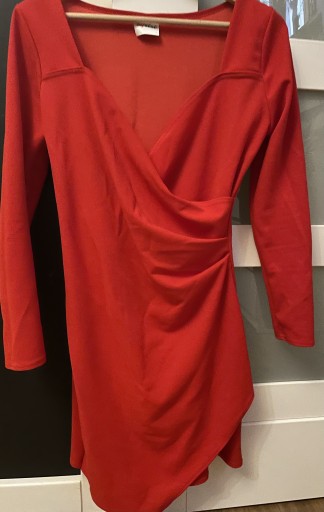 Zdjęcie oferty: Mini czerwona sukienka koktajlowa r.38