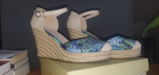 Zdjęcie oferty: Espadryle na koturnie