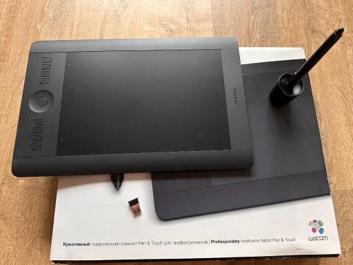 Zdjęcie oferty: Tablet graficzny Wacom Intuos Pro M