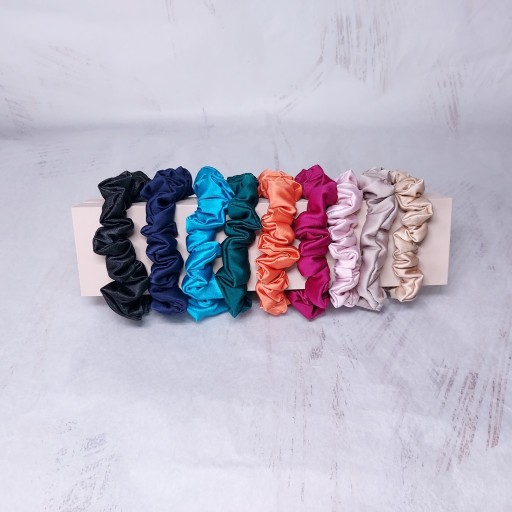 Zdjęcie oferty: Scrunchie - Satynowe gumki do włosów rozm. S