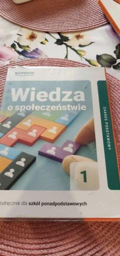 Zdjęcie oferty: Podręcznik liceum WIEDZA O SPOŁECZEŃSTWIE 1