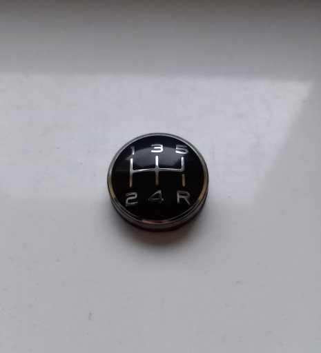 Zdjęcie oferty: Dekielek/kapsel/emblemat gałki biegów Peugeot 406 