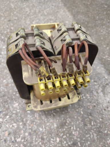 Zdjęcie oferty: Transformator TMa-630 630 VA 380 / 220 i 24 V w pełni sprawny 