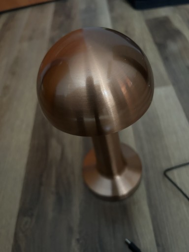 Zdjęcie oferty: Lampka na biurko 