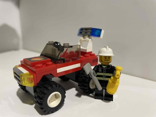 Zdjęcie oferty: LEGO City 7241 Wóz dowódcy straży