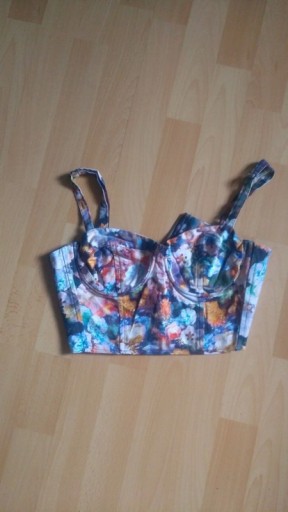 Zdjęcie oferty: Kwiecisty bralet Topshop