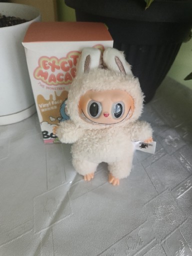 Zdjęcie oferty: Brelok pluszowy LaBuBu lalka figurka niespodzianka prezent pluszak HIT 2025