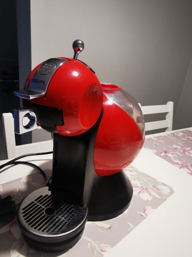 Zdjęcie oferty: Ekspres do kawy Dolce Gusto KP2106 czerwony używany 