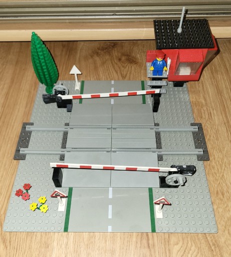 Zdjęcie oferty: Lego Train 4.5V 7835 Manual Road Crossing