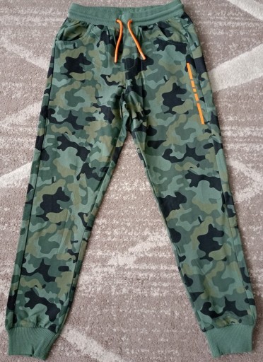 Zdjęcie oferty: Nowe spodnie dresowe Cocodrillo 146 cm