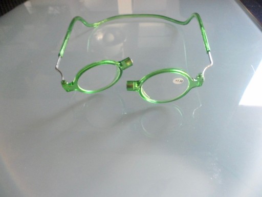 Zdjęcie oferty: okulary +1.5 zapięcie przód magnez -zielone