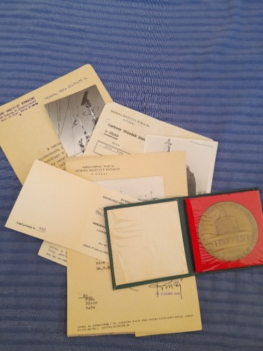 Zdjęcie oferty: Medal MORSKI INSTYTUT RYBACKI + dokumenty i zdjeci