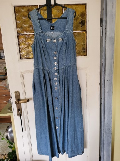 Zdjęcie oferty: Sukienka dżinsowa z haftami