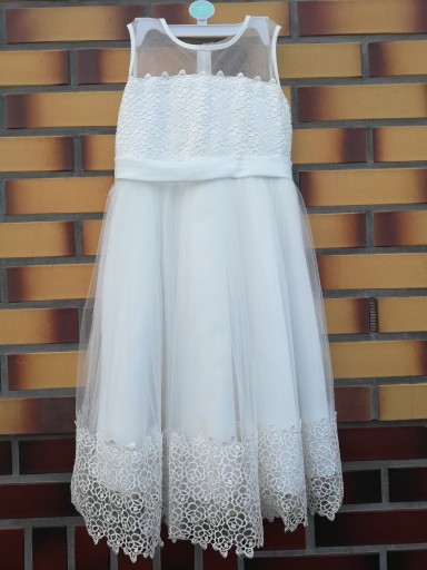 Zdjęcie oferty: Sukienka tiulowa koronka biała boże ciało 8-10lat