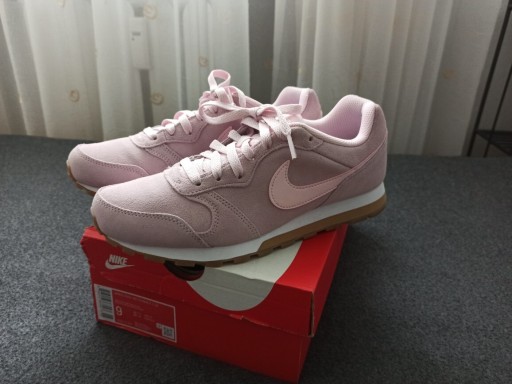 Zdjęcie oferty: Buty Nike MD Runner 2 SE, r. 40,5 zamsz