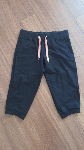 Zdjęcie oferty: spodnie sportowe dresowe czarne za kolana 36/S