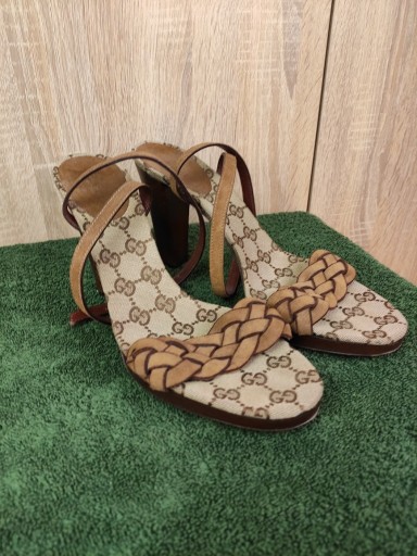 Zdjęcie oferty: Gucci GG Monogram Vintage sandały na obcasie Y2K