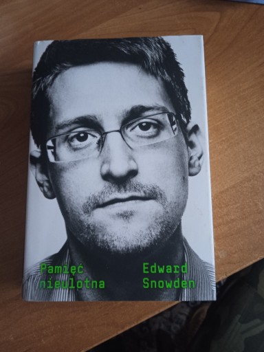 Zdjęcie oferty: Edward  Snowden - Pamięć  nieulotna -