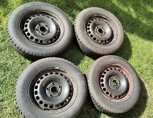 Zdjęcie oferty: Koła zimowe z kołpakami 195/65 R15