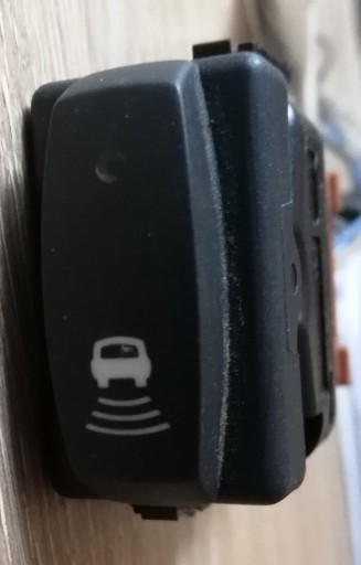 Zdjęcie oferty: Przycisk włącznik parkowania PDC Renault