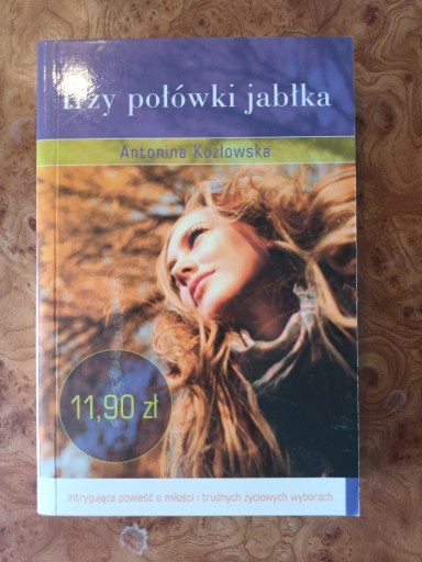 Zdjęcie oferty: Antonina Kozłowska, trzy połówki jabłka, pocket