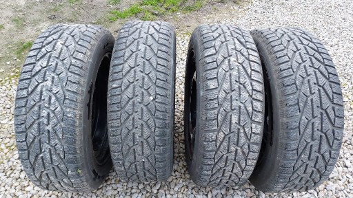 Zdjęcie oferty: Felgi z oponami zimowymi 16" 4x108 Kormoran 1sezon