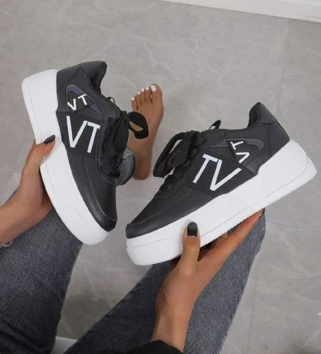 Zdjęcie oferty: NOWE sneakersy damskie czarne na platformie - 37