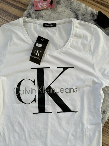 Zdjęcie oferty: T-shirt damski premium Calvin Clein 