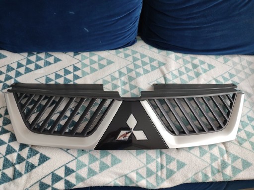 Zdjęcie oferty: Mitsubishi Outlander 2 grill atrapa 