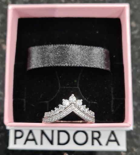 Zdjęcie oferty: Pierścionek Pandora Princess srebrny z cyrkoniami