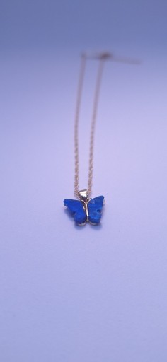 Zdjęcie oferty: Naszyjnik z motylem niebieski