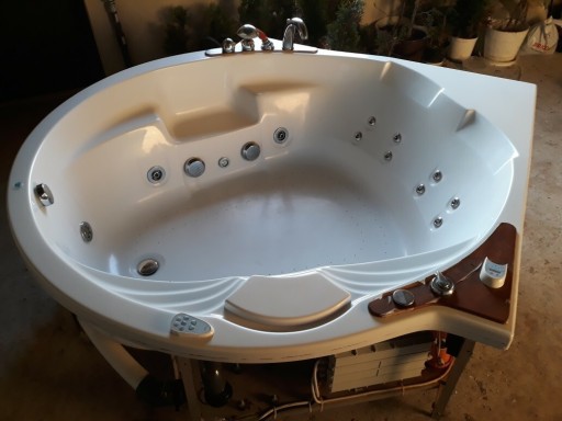 Zdjęcie oferty: Wanna PoolSpa Roma 140x140x210 z hydromasażem