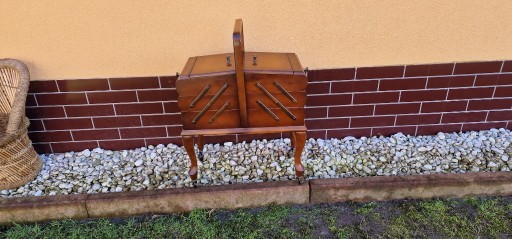 Zdjęcie oferty: duży niciak na kółkach przybornik vintage