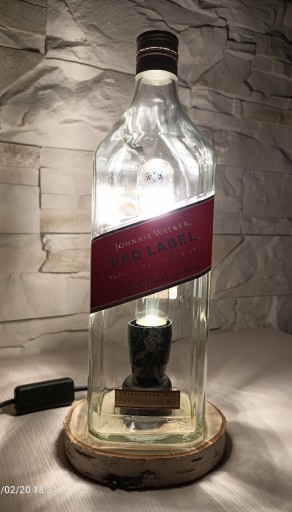 Zdjęcie oferty: Lampka nocna z butelki whisky Johnnie Walker1.75L